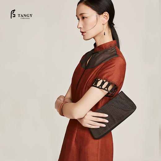 TANGY Collection天意半莨绣花编织长旗袍 商品图1