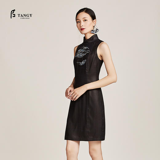 TANGY Collection天意弹力莨绣花无袖旗袍 商品图0