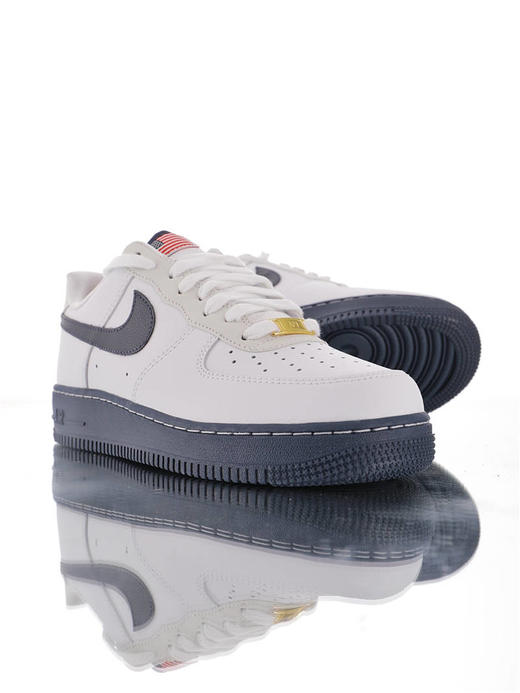 Nike Air Force 1 Low '07 采用硬质头层牛皮革材质 内置全掌air sole气垫 空军一号低帮经典运动皮革板鞋白美国旗夜蓝3M亚麻棕浅粉白白淡蓝宝石 商品图1