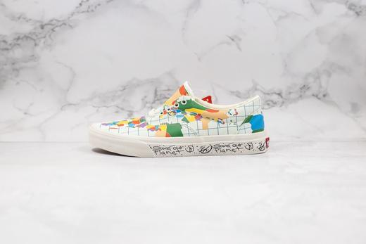 万斯 黑色 白色 Vans 拯救地球联名低帮 地图 涂鸦拼接帆布板鞋Size：35--44 工艺：硫化1:1（重量1:1、真标、原钢印、材质标、鞋型标、合格证 商品图1