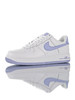 耐克Nike WMNS Air Force 1 '07 采用牛剖层移膜革 内置全掌air sole气垫 空军低帮经典百搭休闲运动板鞋 白浅紫兰配色 商品缩略图0