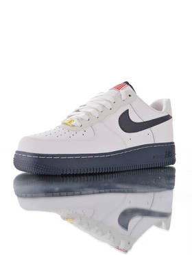 Nike Air Force 1 Low '07 采用硬质头层牛皮革材质 内置全掌air sole气垫 空军一号低帮经典运动皮革板鞋白美国旗夜蓝3M亚麻棕浅粉白白淡蓝宝石