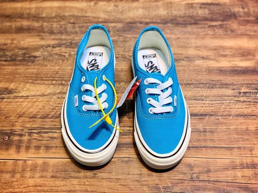 Vans Authentic 安纳海姆系列 夏日小清新帆布硫化板鞋  尺码：35  36 36.5 37 38 38.5 39 40 40.5 41 42 42.5 43 44 商品图4