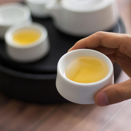 「镜花水月」高档茶具套装 陶瓷茶杯 乌金石茶盘 四合一套装 商品图3