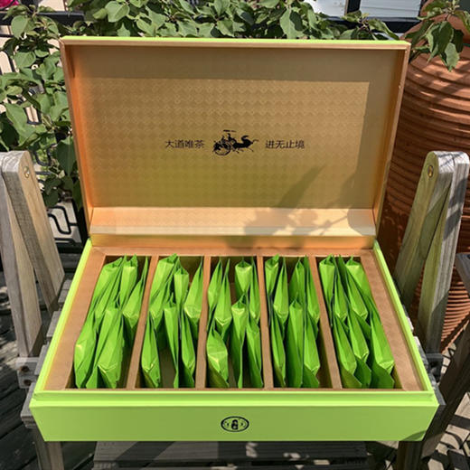 唯茶梦想2000系列 西湖龙井茶 浙江名优绿茶 太阳品质 高档玻璃礼盒装 150g（35泡装） 商品图1