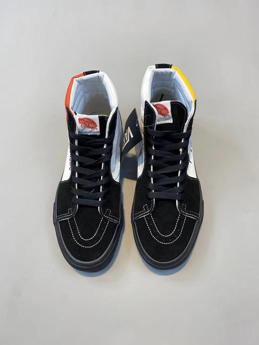 神奇宝贝系列x Vans Sk8-Mid 联名合作款 白色 黑色 万斯经典高帮硫化板鞋  Size：35 36 36.5 37 38 38.5 39 40 40.5 41 42 42.5 43 44 商品图2