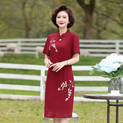 YCE-FLO-2056夏季新款绣花滴水洞短袖中长款旗袍裙子 商品图3
