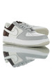耐克Nike Air Force 1 '07 Low "Grey White Brown" 硬质牛剖层移膜革 内置全掌air sole气垫 白灰拼接网面褐棕配色 商品缩略图1