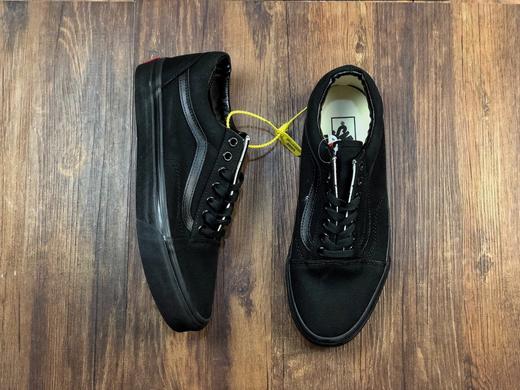 Vans Old Skool 黑武士 拉链黑武士 余文乐 黑色亚光面打造整体鞋身黑武士的风格极具辨识度  Size：35 --44 商品图2