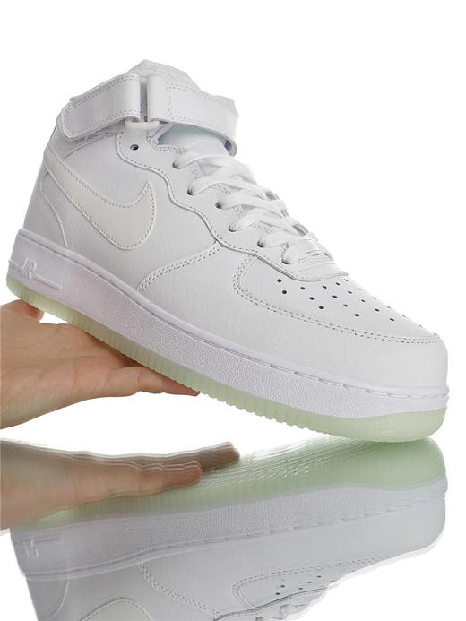 耐克Nike Air Force 1 '07 Mid 原模具开发打造 内置全掌air sole气垫 空军一号经典中帮百搭休闲运动板鞋 皮革水晶夜光底3M钩 商品图1