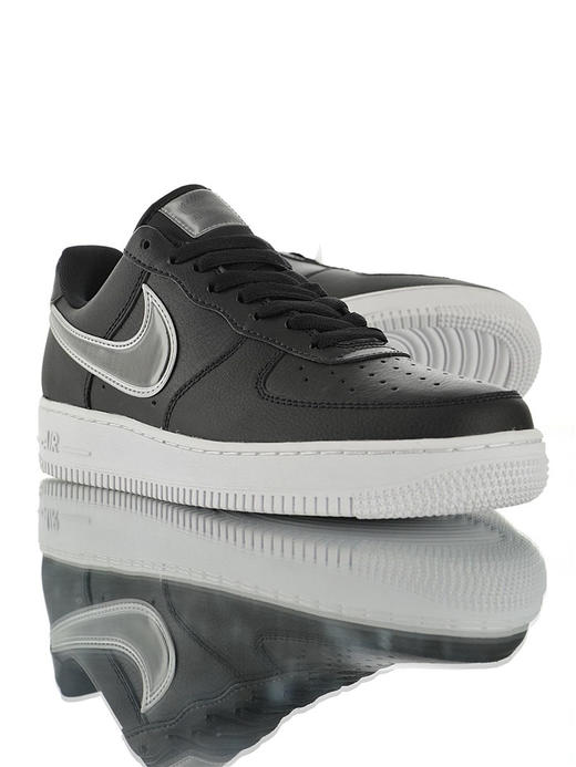耐克Nike Air Force 1 07 LV8 采用牛剖层移膜革 内置全掌air sole气垫 空军一号经典百搭休闲运动板鞋 黑皮灰银渐变放大钩 商品图1