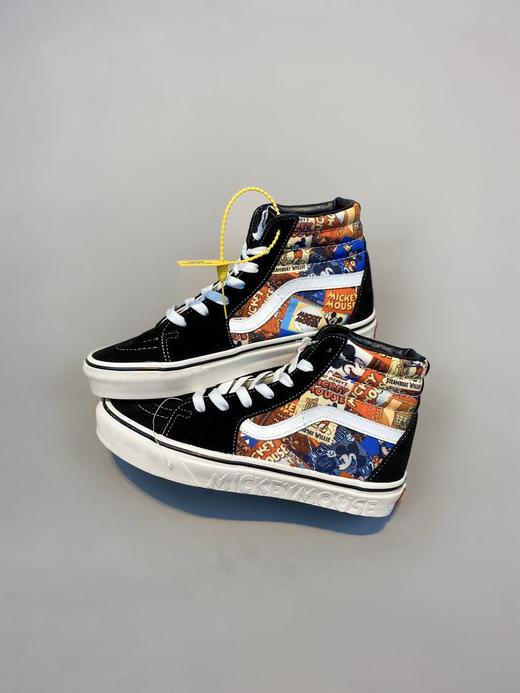 Vans/范斯 亚洲限定联名 Disney MICKEY MOUSE 米奇90周年纪念款 高帮 低帮 男女板鞋情侣帆布鞋。 码数：35-44 商品图0