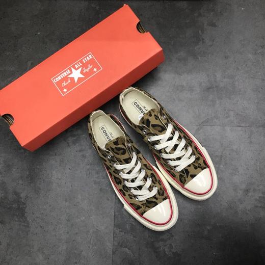 Givenchy X Converse 纪梵希/匡威联名合作推出的 Chuck Taylor All Star1970S系列 豹纹印花 配色 强烈撞击你的眼球 彰显品牌的狂野风格 尺码：35--44 商品图0