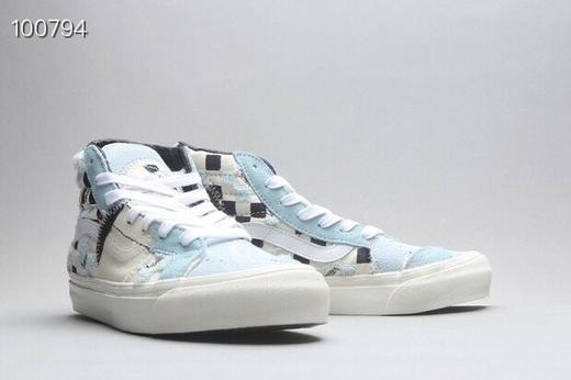 Vans 范斯 SK8-Hi Bricolage LX新一代解构拼接刺绣高帮 不仅在材质用料上更为高级 在设计方面独具个性 特别的设计以及高工艺的刺绣补丁使得制作耗时较长 黑灰 白蓝 白色 粉色 灰色 商品图5