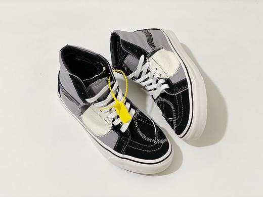 Vans 范斯 SK8-Hi Bricolage LX新一代解构拼接刺绣高帮 不仅在材质用料上更为高级 在设计方面独具个性 特别的设计以及高工艺的刺绣补丁使得制作耗时较长 黑灰 白蓝 白色 粉色 灰色 商品图1