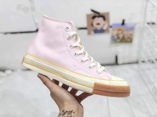 匡威CONVERSE Chuck 70 Pop 高帮复古帆布鞋男女同款 真标 硫化工艺，聚氨酯硅蓝PU中底、原楦开发版型原标原盒制官网爆火 粉色 灰色 白色货号：165719C 鞋码：35--39 商品图0