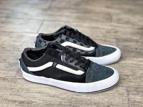 独创解构风格 Vans Vault Old Skool Cap LX  棋盘格 黑色 灰色解构低帮硫化板鞋新一代系列 2019年Vans革旧创新之作！夸张大胆到极致的解构主义。 Size：35--44