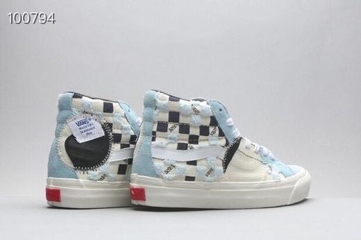 Vans 范斯 SK8-Hi Bricolage LX新一代解构拼接刺绣高帮 不仅在材质用料上更为高级 在设计方面独具个性 特别的设计以及高工艺的刺绣补丁使得制作耗时较长 黑灰 白蓝 白色 粉色 灰色 商品图4