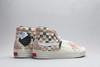 Vans 范斯 SK8-Hi Bricolage LX新一代解构拼接刺绣高帮 不仅在材质用料上更为高级 在设计方面独具个性 特别的设计以及高工艺的刺绣补丁使得制作耗时较长 黑灰 白蓝 白色 粉色 灰色 商品缩略图13