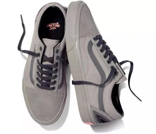 鼠年限定 Vans 携手中国当代艺术家赵赵 ZHAOZHAO 将老鼠的地下世界呈现于现实空间中 以独特视角展现全新鼠年生肖联名系列 透明 低帮灰色 低帮灰黑 低帮黑红 低帮灰红 型号:JL102 商品图9