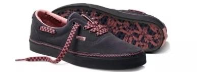 鼠年限定 Vans 携手中国当代艺术家赵赵 ZHAOZHAO 将老鼠的地下世界呈现于现实空间中 以独特视角展现全新鼠年生肖联名系列 透明 低帮灰色 低帮灰黑 低帮黑红 低帮灰红 型号:JL102 商品图13