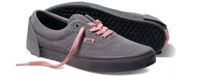 鼠年限定 Vans 携手中国当代艺术家赵赵 ZHAOZHAO 将老鼠的地下世界呈现于现实空间中 以独特视角展现全新鼠年生肖联名系列 透明 低帮灰色 低帮灰黑 低帮黑红 低帮灰红 型号:JL102 商品图7