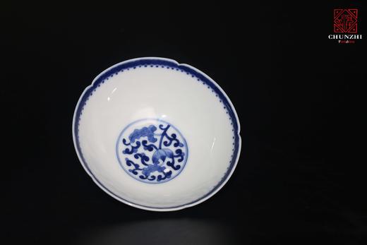 青花瓷缠枝莲纹葵口斗笠碗 商品图2