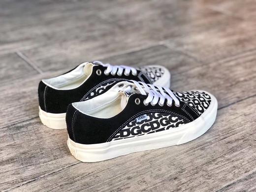 Vans x CDG新一代联名款  Comme des Garcons x Vans Authentic CDG Logo 川久保玲 万斯19款联名限定 黑白拼接 白色 Size：35--44 商品图2