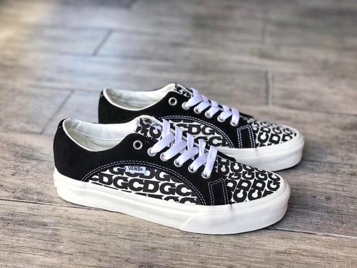 Vans x CDG新一代联名款  Comme des Garcons x Vans Authentic CDG Logo 川久保玲 万斯19款联名限定 黑白拼接 白色 Size：35--44 商品图0