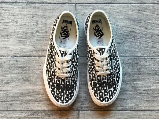 Vans x CDG新一代联名款  Comme des Garcons x Vans Authentic CDG Logo 川久保玲 万斯19款联名限定 黑白拼接 白色 Size：35--44 商品图5