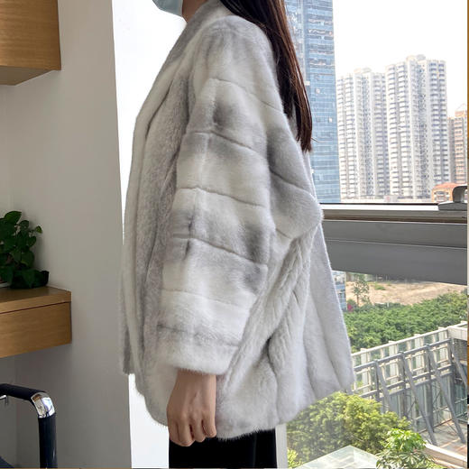 爆款跨界 | 女装蓝十字水貂皮草外套SF04318525 商品图2