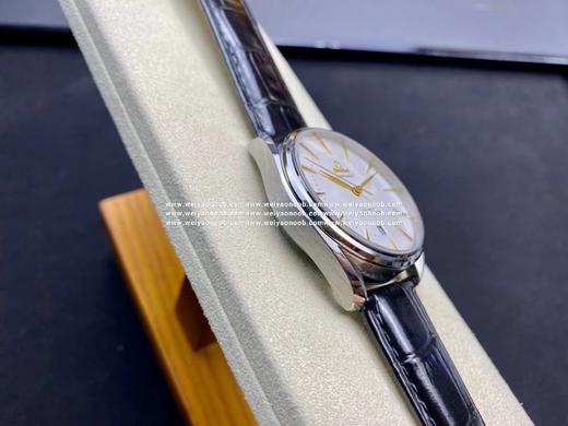 甜蜜意大利—全新欧米茄 海马 系列EdizioneVenezia威尼斯特别版腕表 该款使用的是传统的“里拉琴”式表壳，可以看到其表面处拉丝与抛光工艺的运用炉火纯青，表壳尺寸大小仅39.5mm，不大不小 商品图3