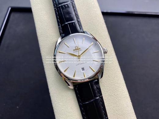 甜蜜意大利—全新欧米茄 海马 系列EdizioneVenezia威尼斯特别版腕表 该款使用的是传统的“里拉琴”式表壳，可以看到其表面处拉丝与抛光工艺的运用炉火纯青，表壳尺寸大小仅39.5mm，不大不小 商品图4