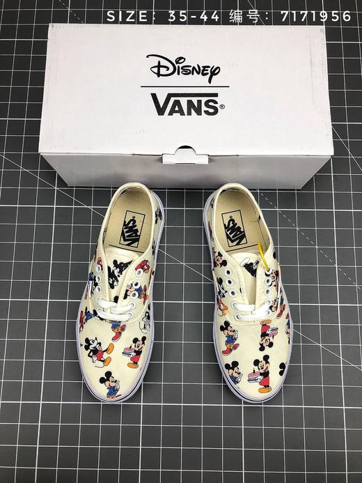 Vans Classic Slip-On米奇联名 卡通米老鼠印花帆布一脚蹬 经典情侣休闲滑板鞋 商品图7