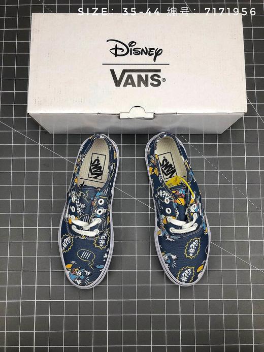 Vans Classic Slip-On米奇联名 卡通米老鼠印花帆布一脚蹬 经典情侣休闲滑板鞋 商品图1