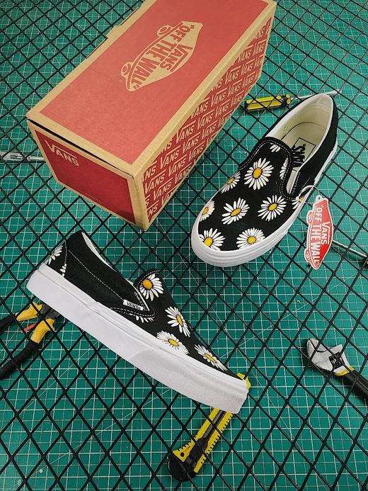 男女鞋硫化 万斯 范斯Vans Sk8-Mid Reissue"Daisy"中帮帆布休闲滑板鞋“黑白小雏菊”VN0A391FTOZ  低帮 中帮 高帮 一脚蹬 懒人鞋 商品图3