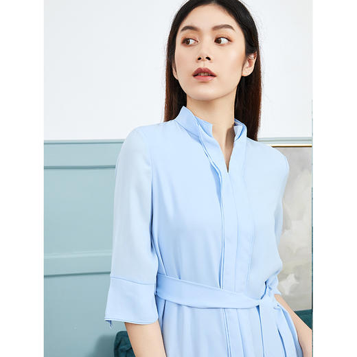 EITIE爱特爱女装夏季新款蝴蝶结系带开衩时尚轻盈连衣裙57074103 商品图2