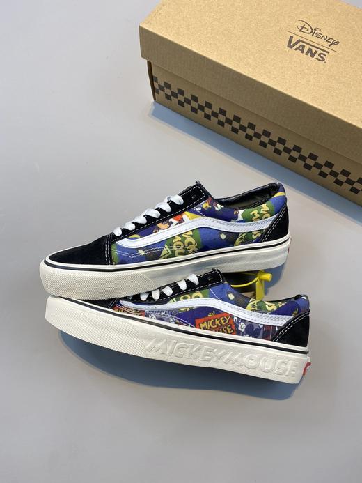 Vans/范斯 亚洲限定联名 Disney MICKEY MOUSE 米奇90周年纪念款高低帮男女板鞋情侣帆布鞋。  码数：35-44（偶数带半码）  工艺：硫化1:1 商品图3