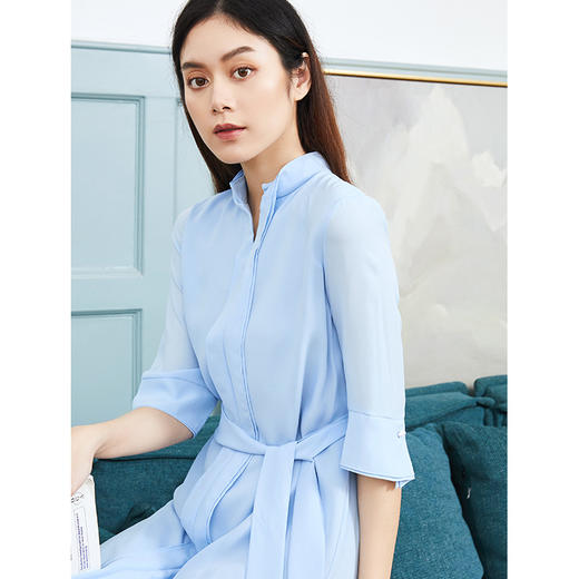 EITIE爱特爱女装夏季新款蝴蝶结系带开衩时尚轻盈连衣裙57074103 商品图3