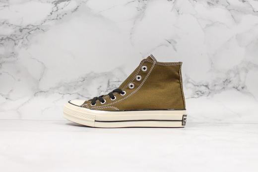 Converse 1970s CTAS全新系列采用热门色荧光橘、橄榄绿、帝王紫、三色，搭配撞色黑色鞋带，最具特色的内腰3m反光标，光线带来震撼的视觉冲击。  🌵Size：35-44 商品图2