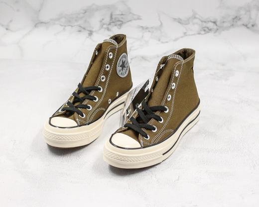 Converse 1970s CTAS全新系列采用热门色荧光橘、橄榄绿、帝王紫、三色，搭配撞色黑色鞋带，最具特色的内腰3m反光标，光线带来震撼的视觉冲击。  🌵Size：35-44 商品图3