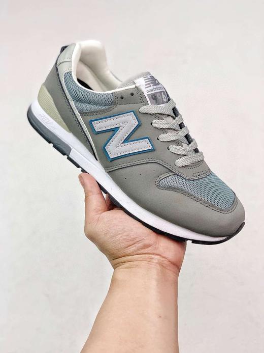 New Balance 996 极致复古中底前掌高弹MD 流畅鞋型设计搭配细腻皮革鞋面，彰显品质时尚气息；搭载CR后跟稳定系统 商品图0