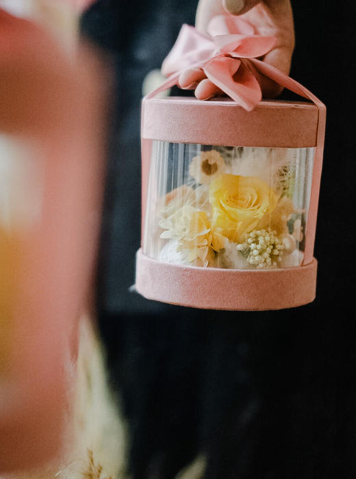 【守护 永生花】黄色玫瑰/白色、米花、白色绣球、扩香石 商品图3