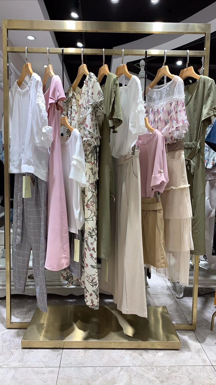 强货推荐【点裳ds】20夏 精品女装 日韩小资情调 以时尚休闲为主直播