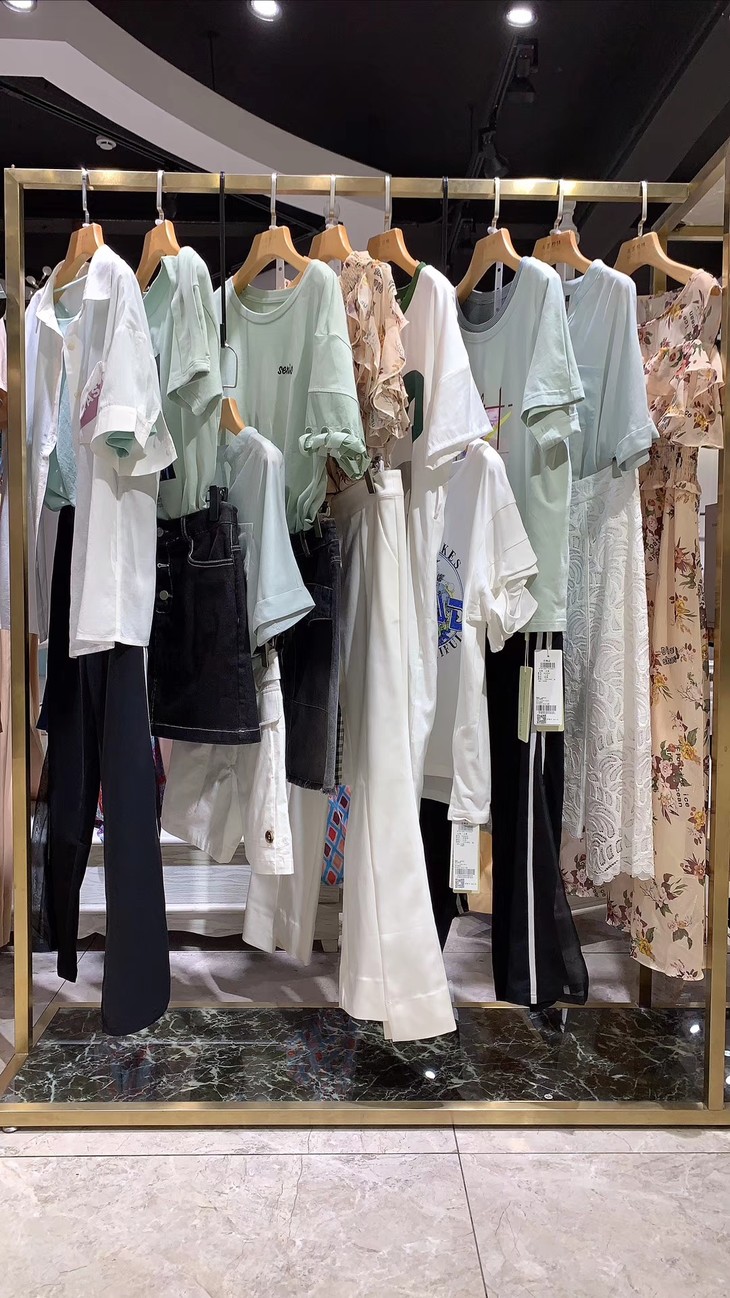 强货推荐【点裳ds】20夏 精品女装 日韩小资情调 以时尚休闲为主直播