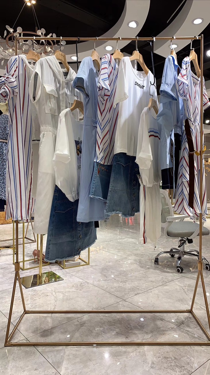 强货推荐【点裳ds】20夏 精品女装 日韩小资情调 以时尚休闲为主直播