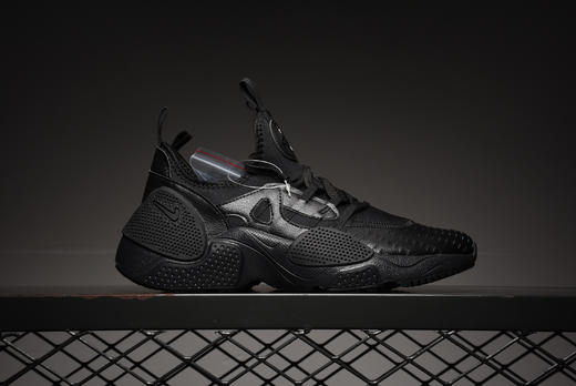 耐克NIKE HUARACHE E.D.G.E. TXT QS  华莱士7代机能跑步鞋 商品图0