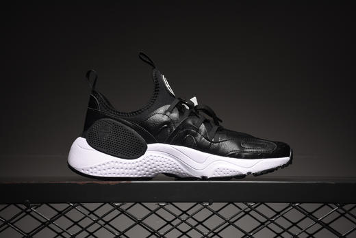 耐克NIKE HUARACHE E.D.G.E. TXT QS  华莱士7代机能跑步鞋 商品图1