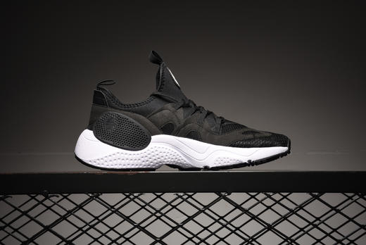 耐克NIKE HUARACHE E.D.G.E. TXT QS  华莱士7代机能跑步鞋 商品图9