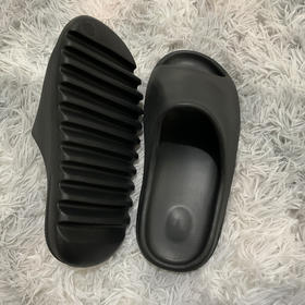 阿迪 Adidas Yeezy Slide “Desert Sand”Size：36-45 黑色款40-45